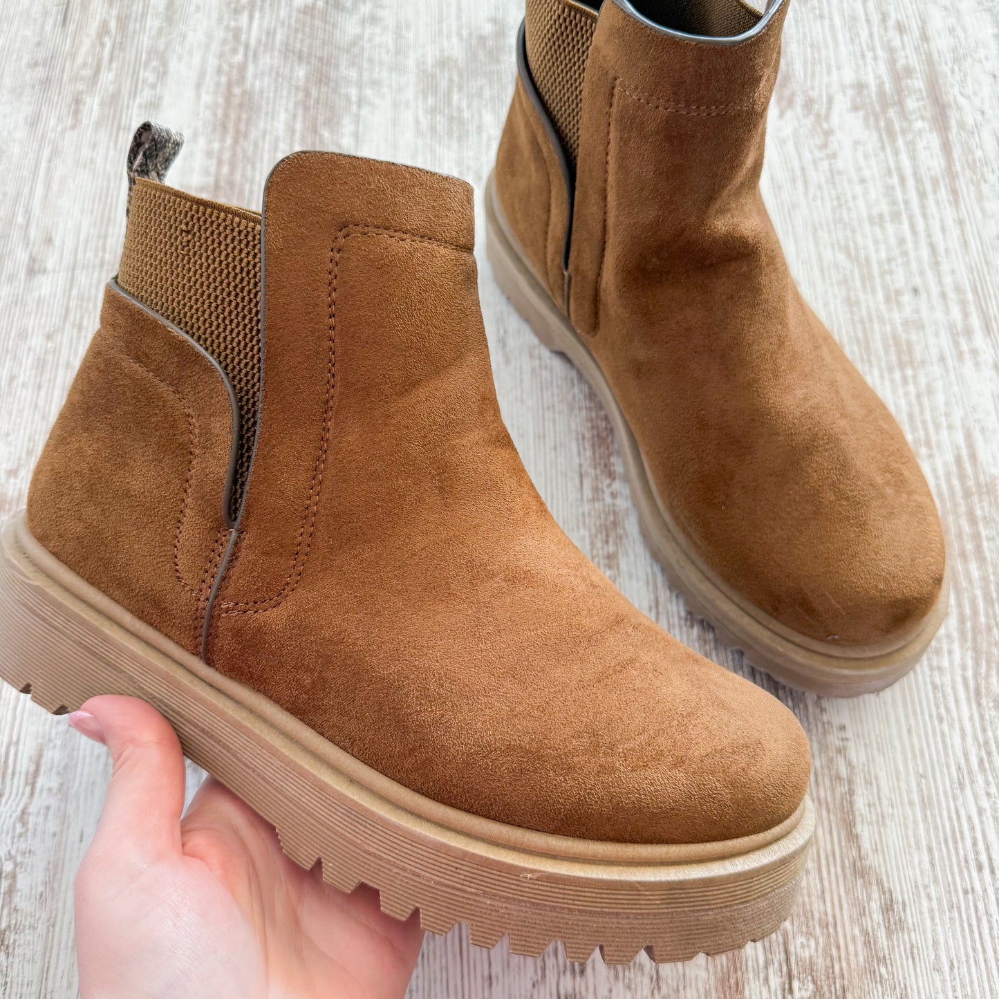 Qupid Brown Suede Chelsea Ankle Boots (9-9.5)