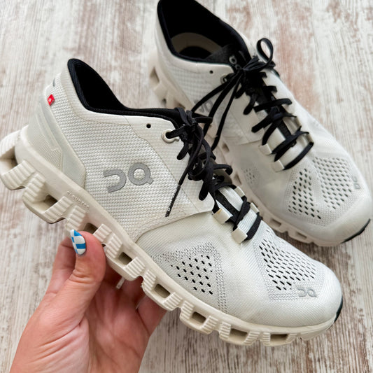 On Running Cloud X White Athletic Shoes 7.5