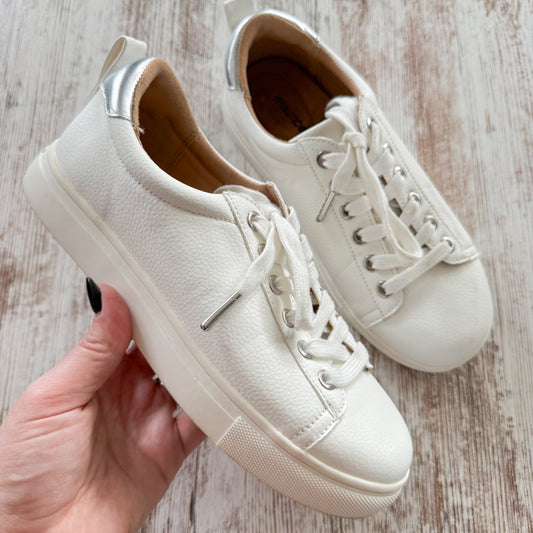 Maurice’s SuperCush Kendall Lace Up Sneaker (6)