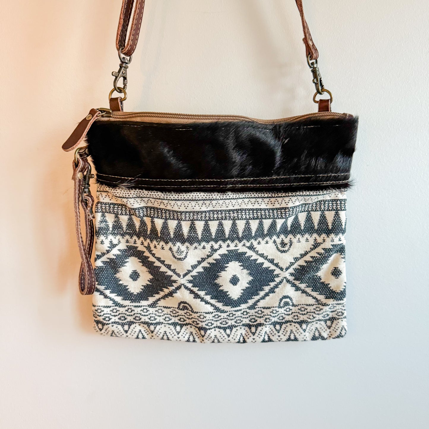 Myra Classic Leather Crossbody in Black / White / Multi