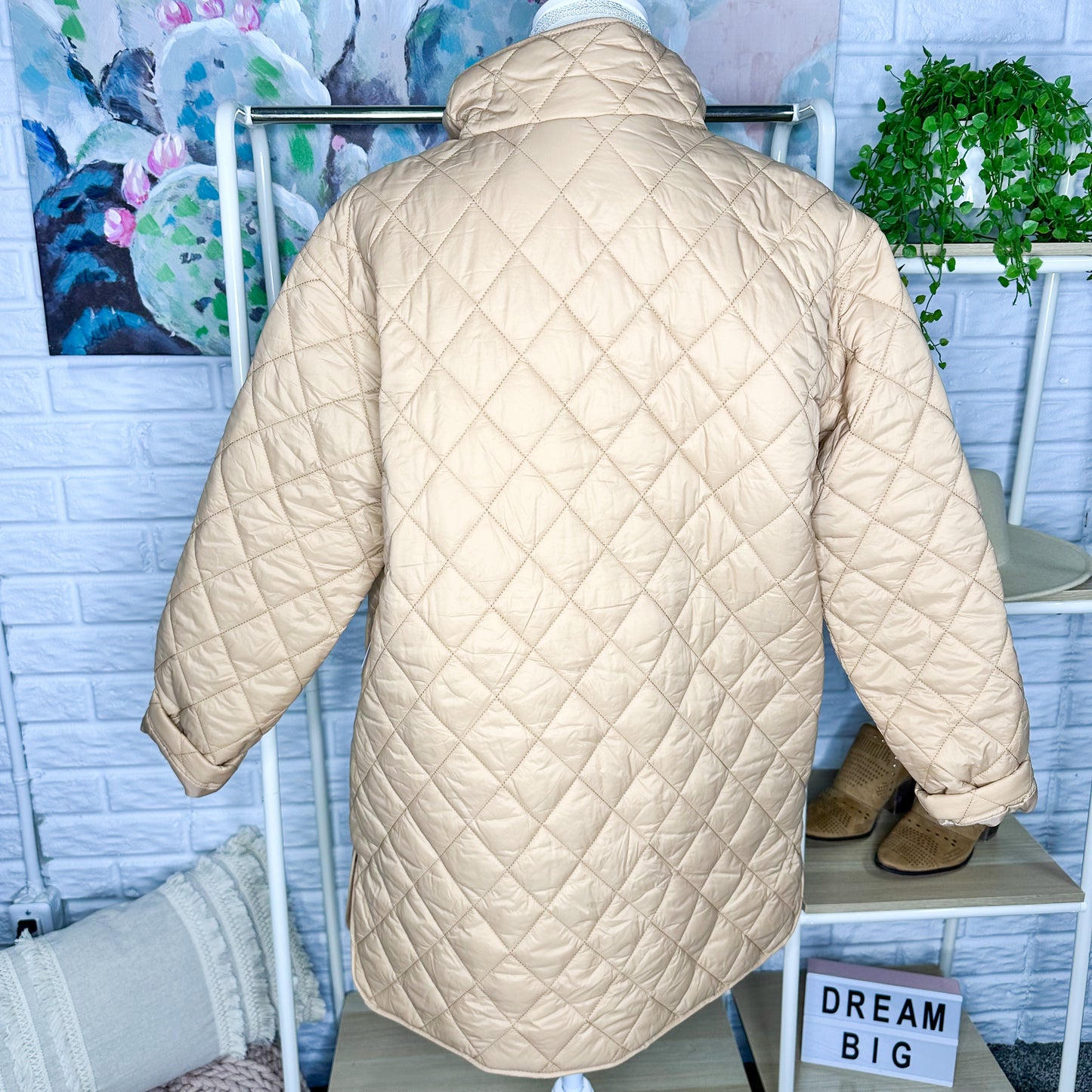 Time & Tru New Tan Quilted Barn Coat Size Small