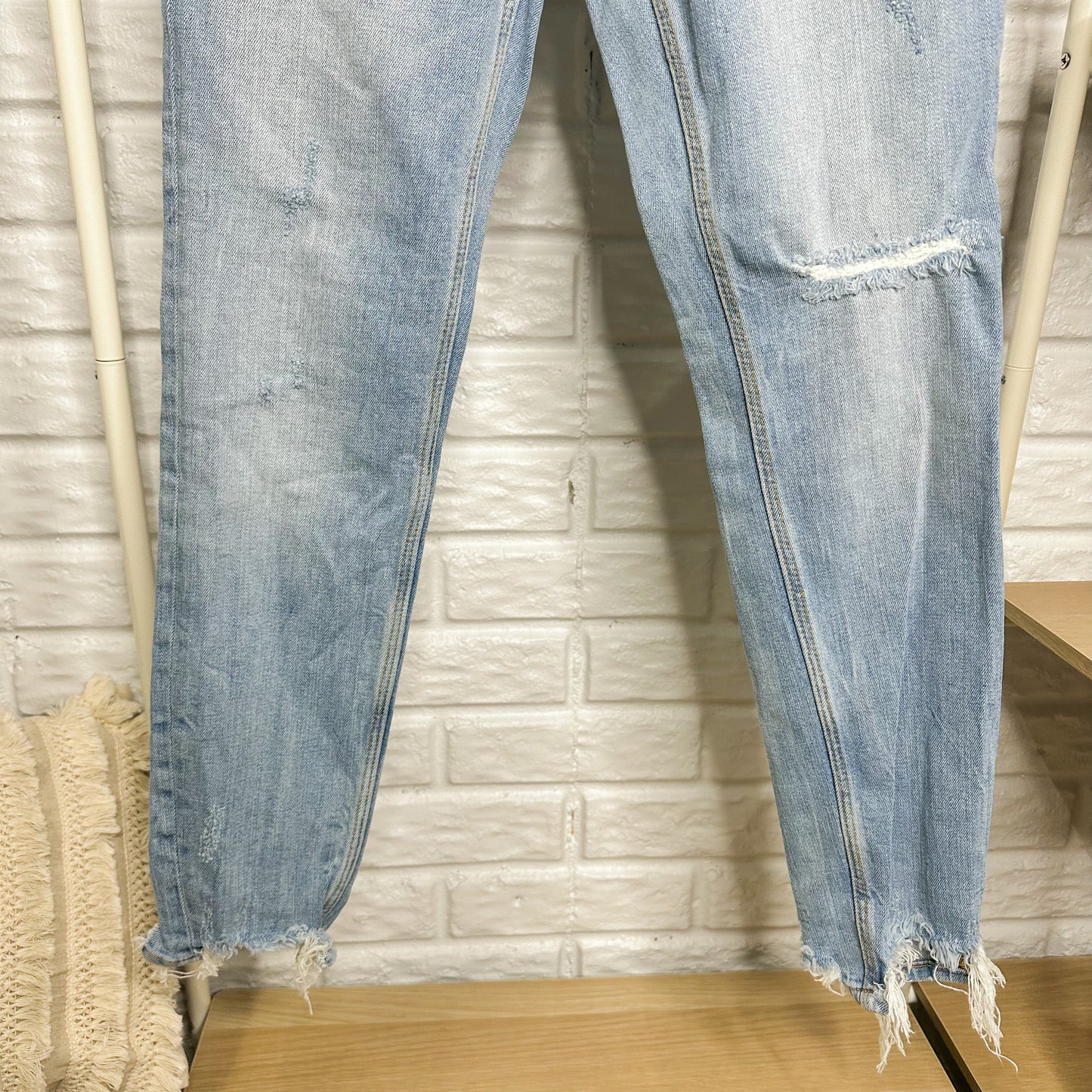 Zara Light Wash Skinny Jeans Size 4